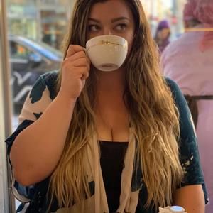 Meet your Posher, Holly